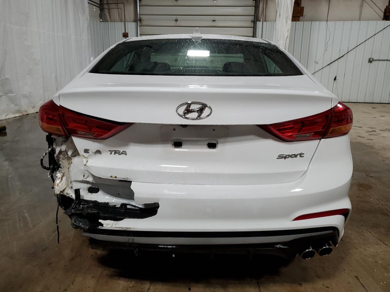 2017 Hyundai Elantra - Image 6