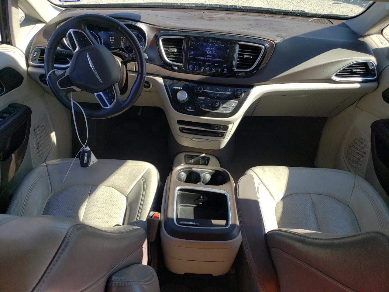 2017 Chrysler Pacifica - Image 8