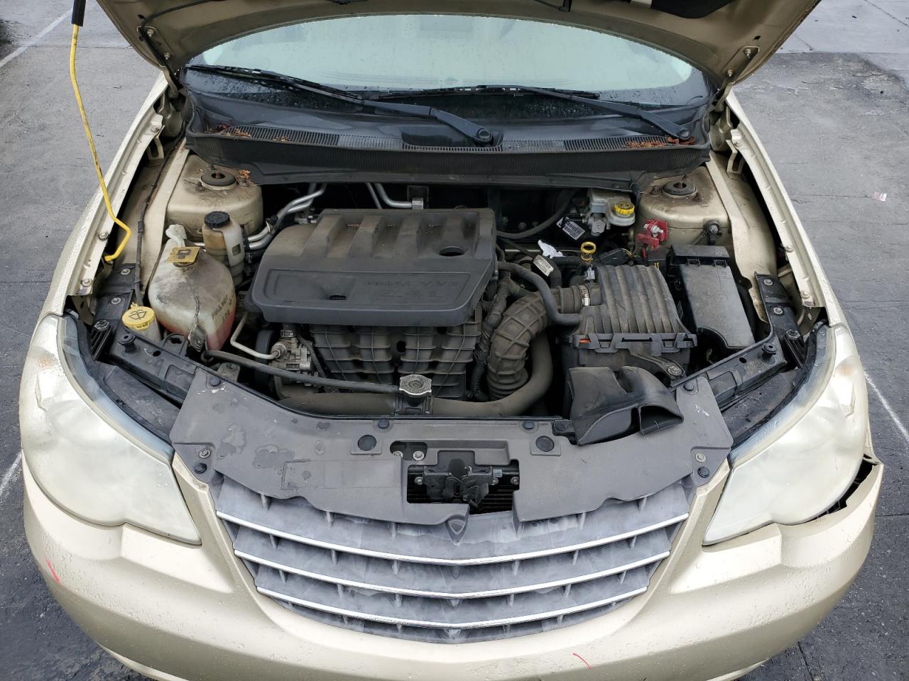 2010 Chrysler Sebring - Image 11