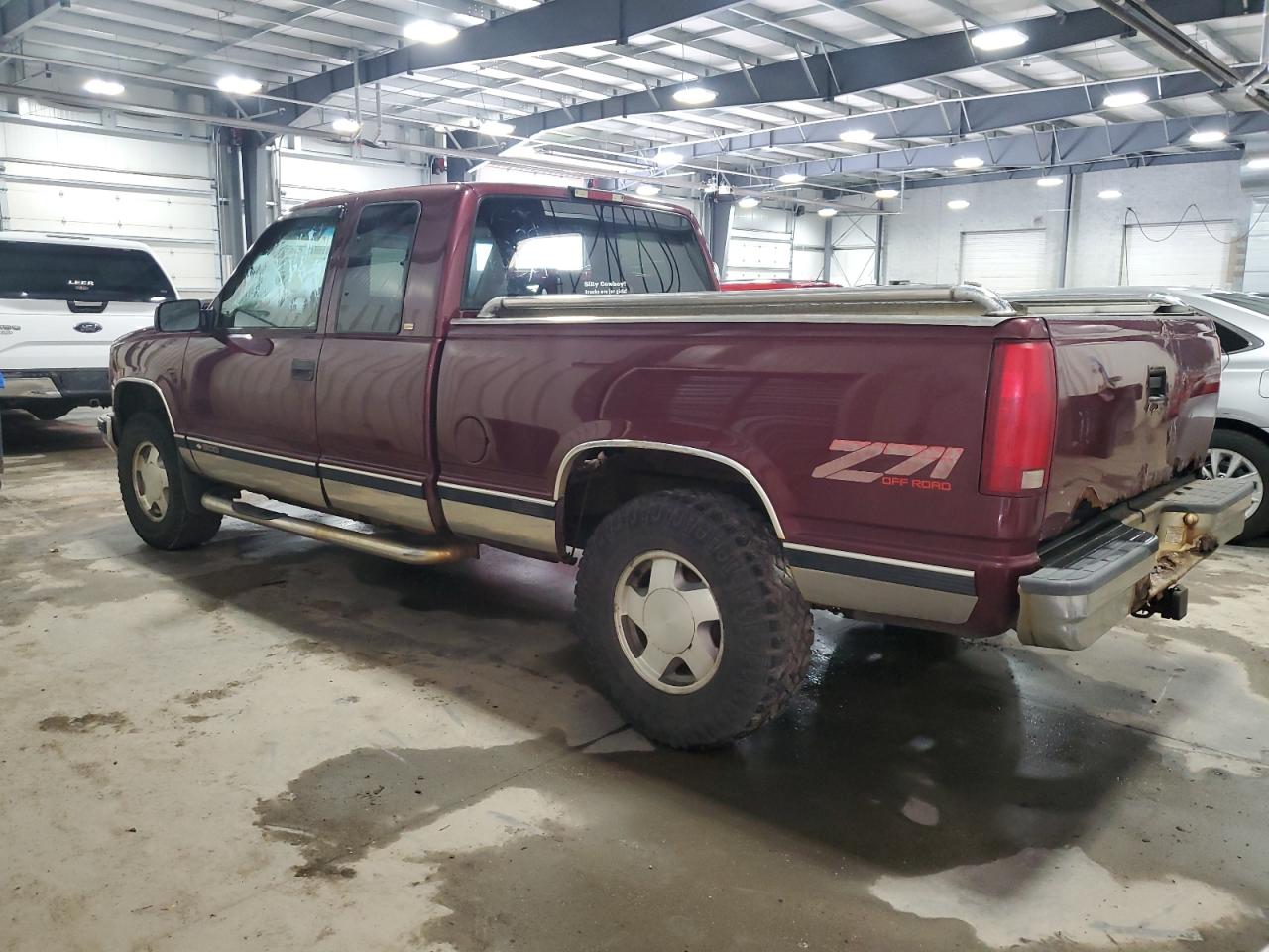 1998 Chevrolet GMT-400 - Image 2