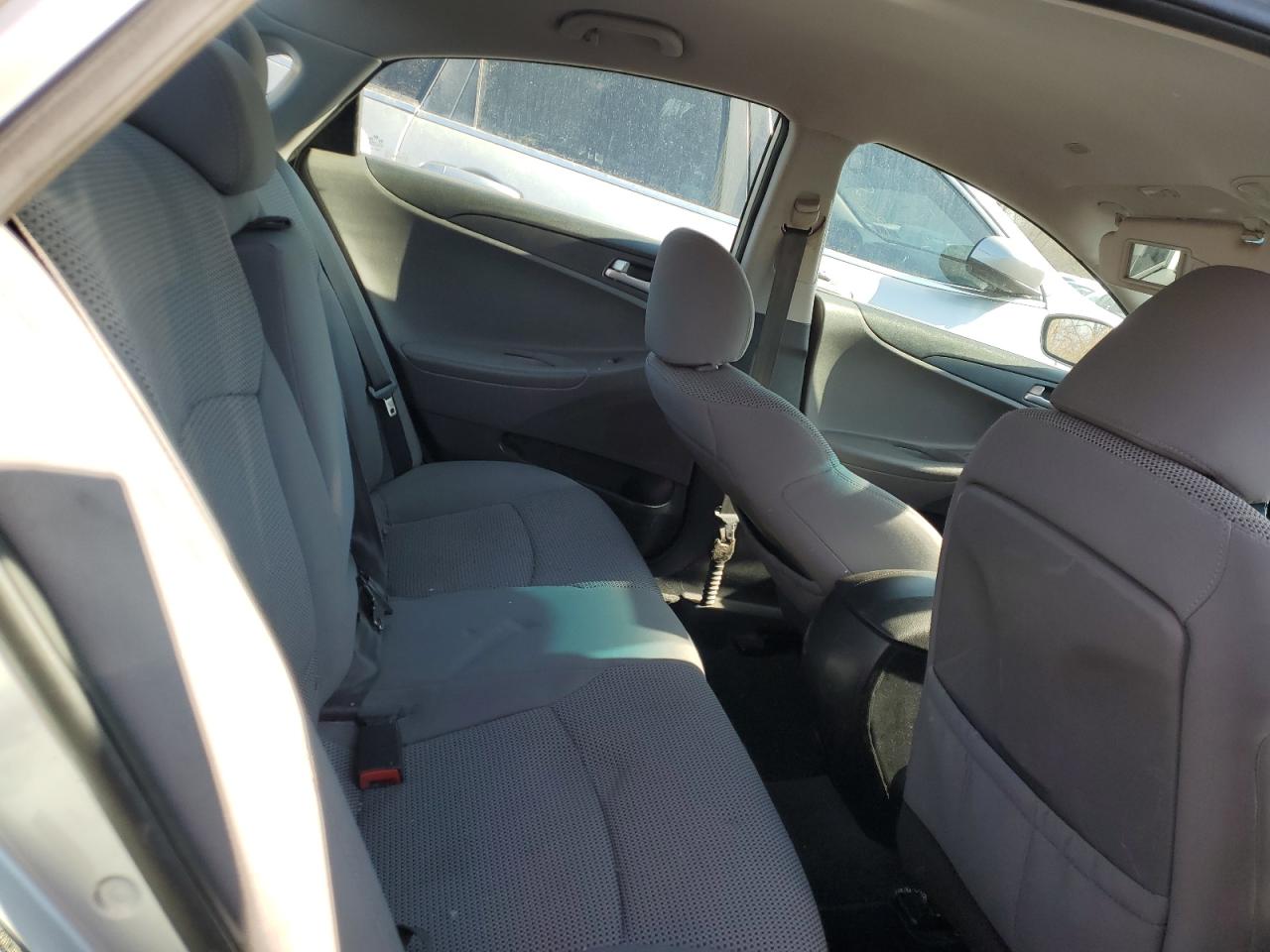 2011 Hyundai Sonata - Image 10