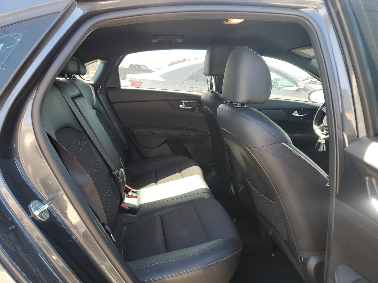 2023 Kia Forte - Image 10