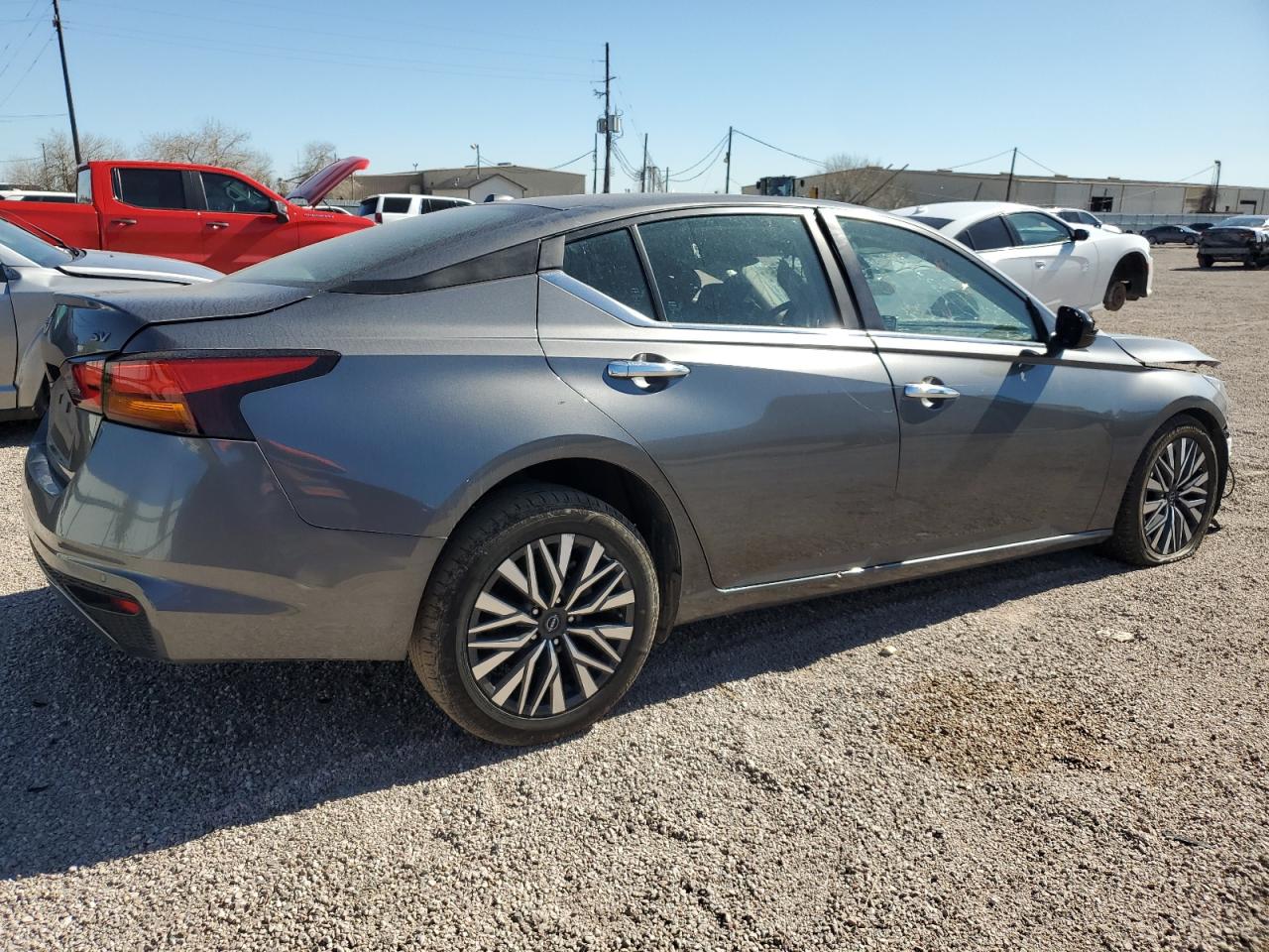 2024 Nissan Altima - Image 3