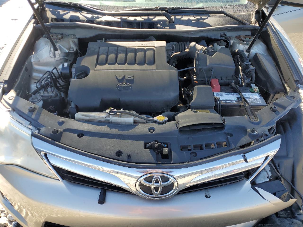 2014 Toyota Camry - Image 12