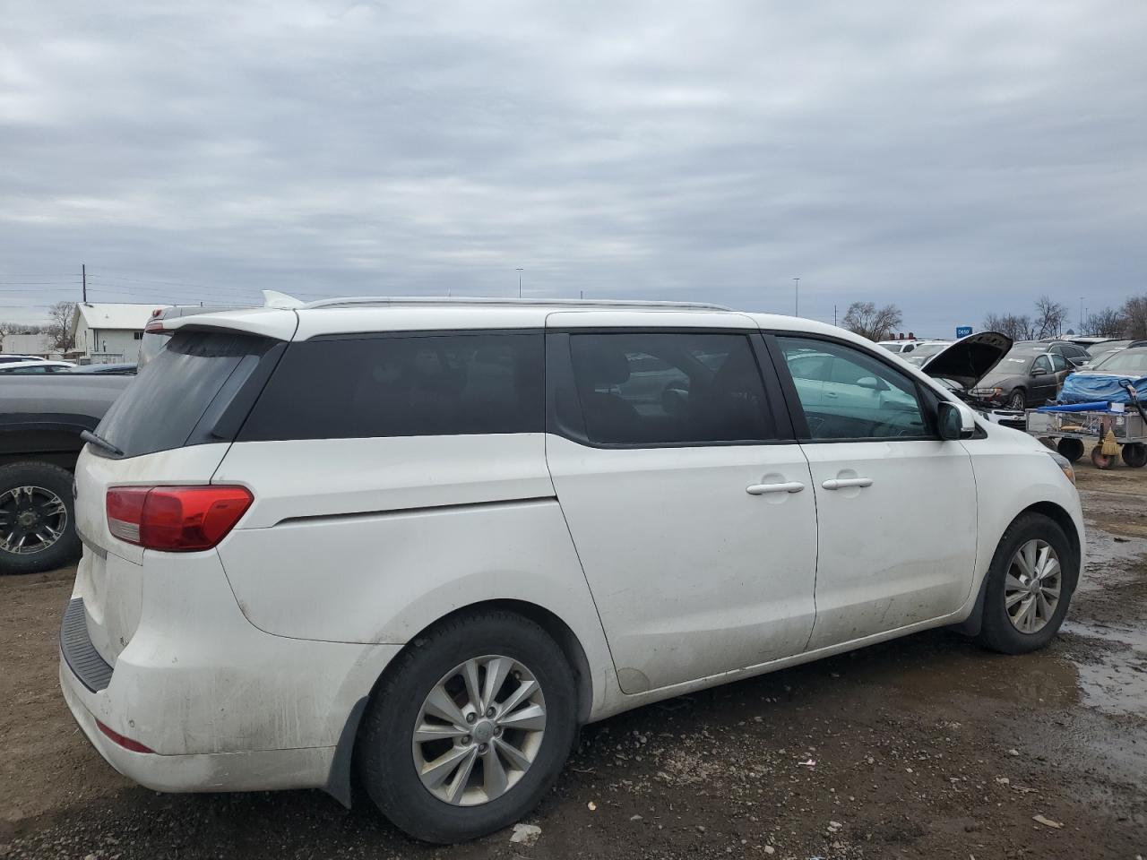 2016 Kia Sedona - Image 3