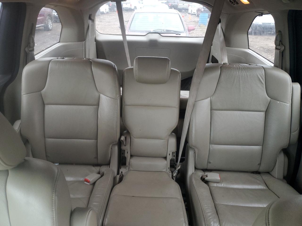 2011 Honda Odyssey - Image 10