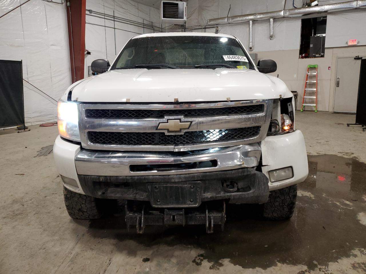 2010 Chevrolet Silverado - Image 5