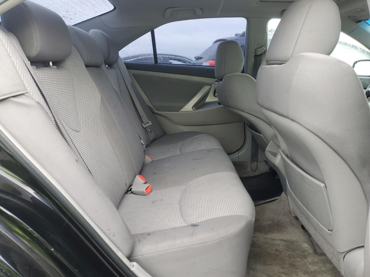 2009 Toyota Camry - Image 10