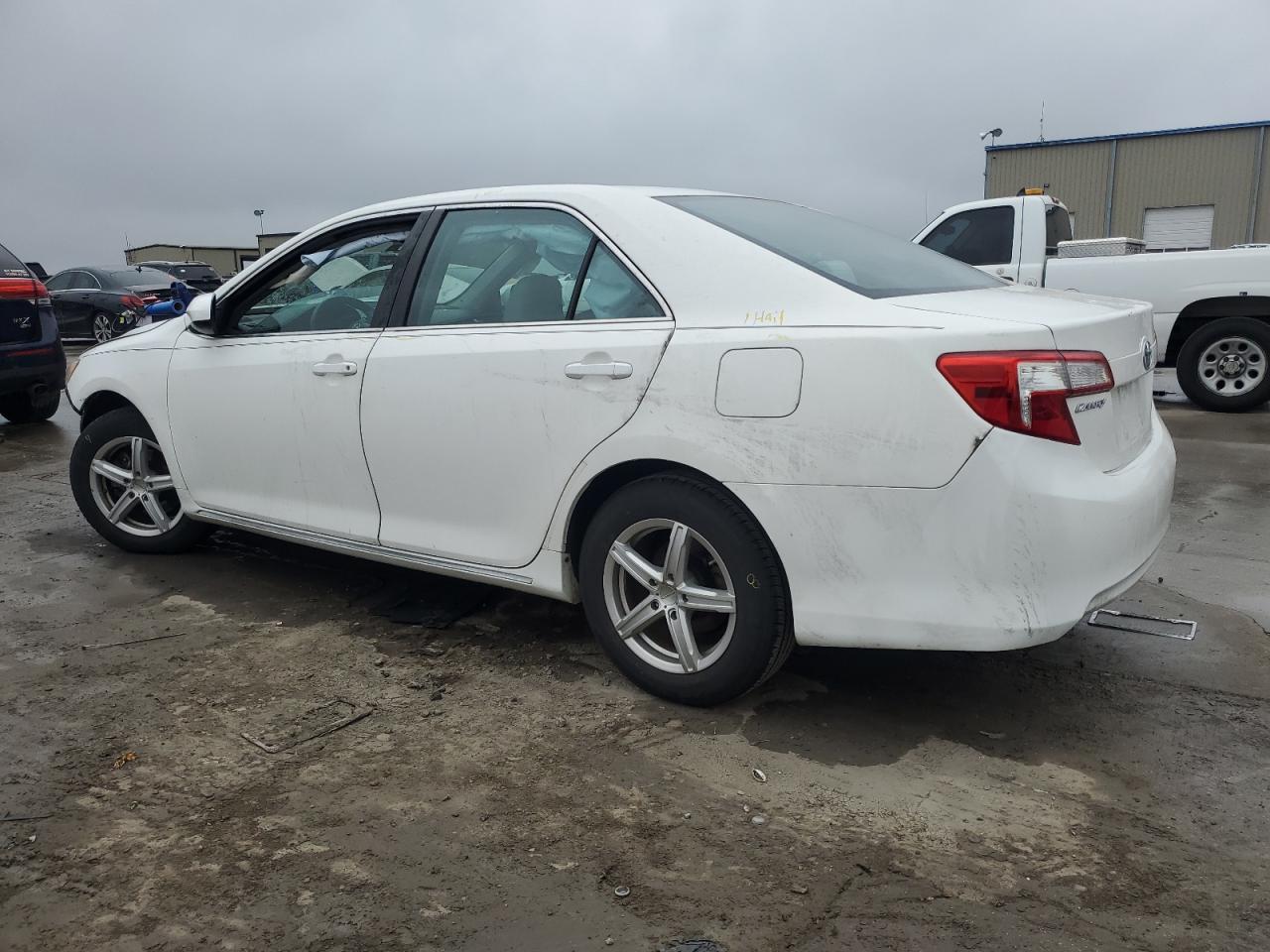 2014 Toyota Camry - Image 2