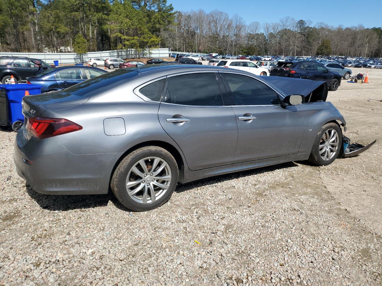 2019 Infiniti Q70 - Image 3