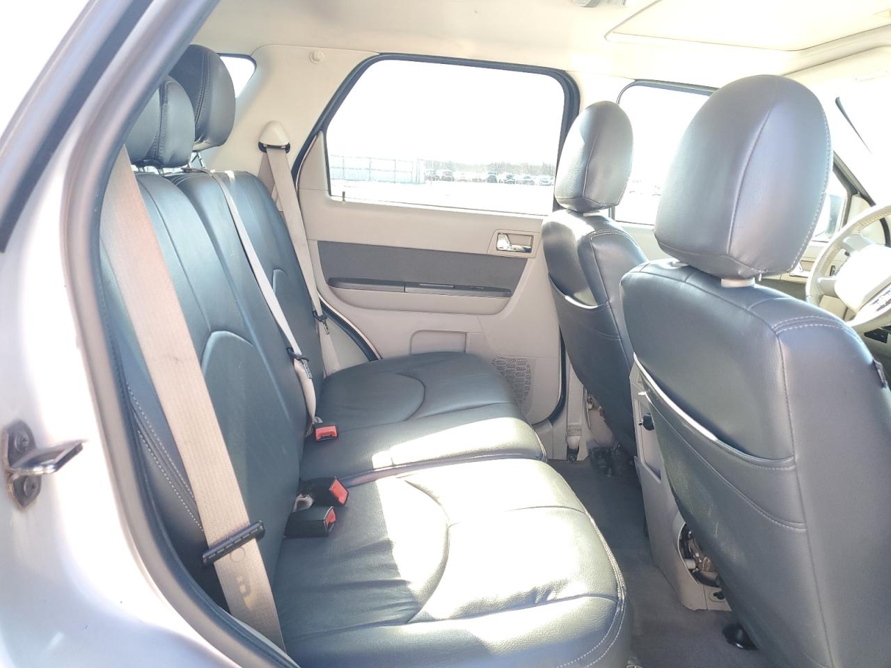 2010 Mercury Mariner - Image 11