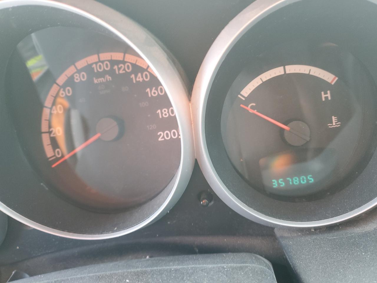 2010 Dodge Caravan - Image 9