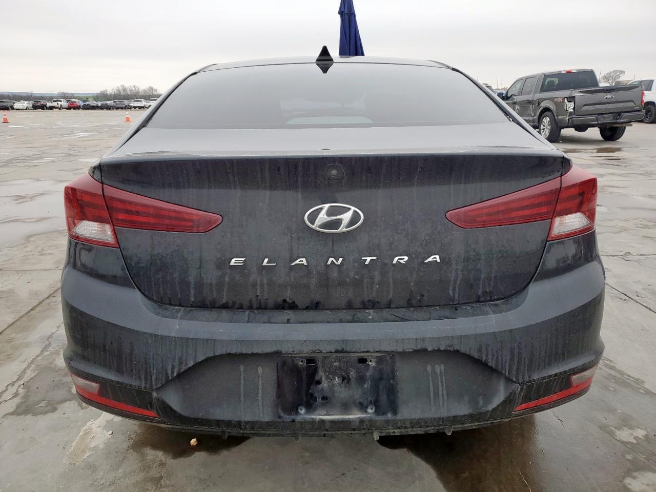 2019 Hyundai Elantra - Image 6