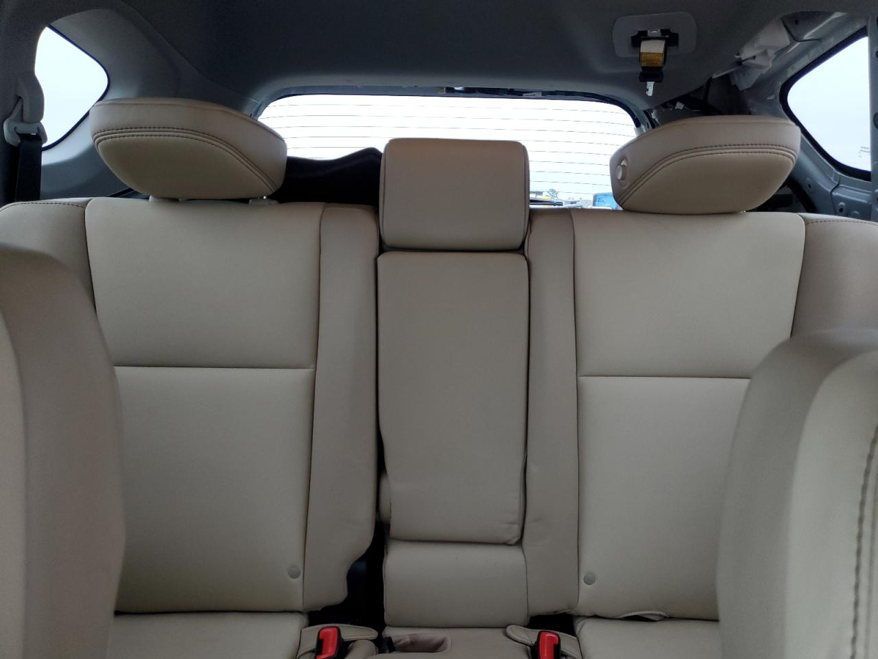 2015 Toyota RAV 4 - Image 10