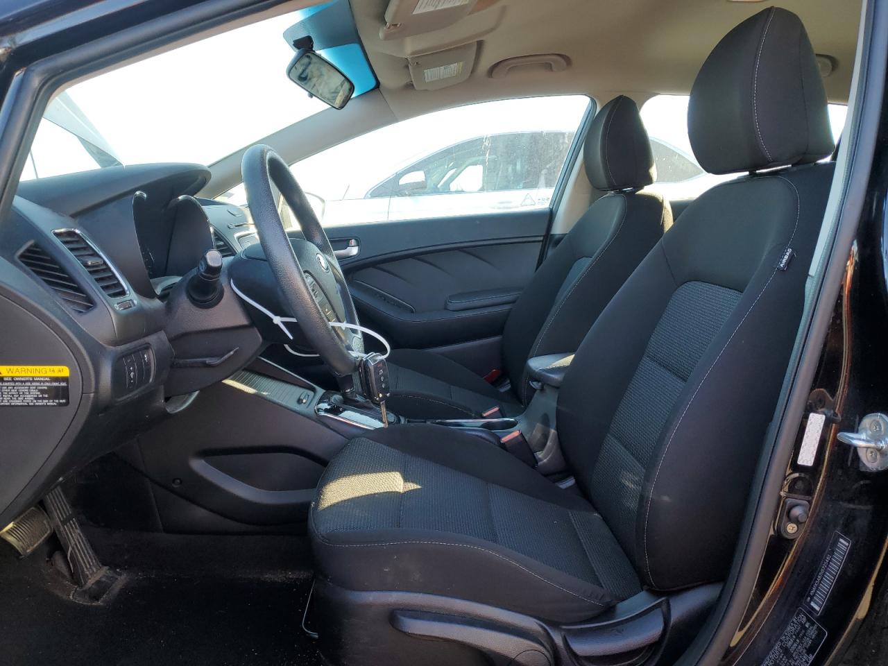 2017 Kia Forte - Image 7