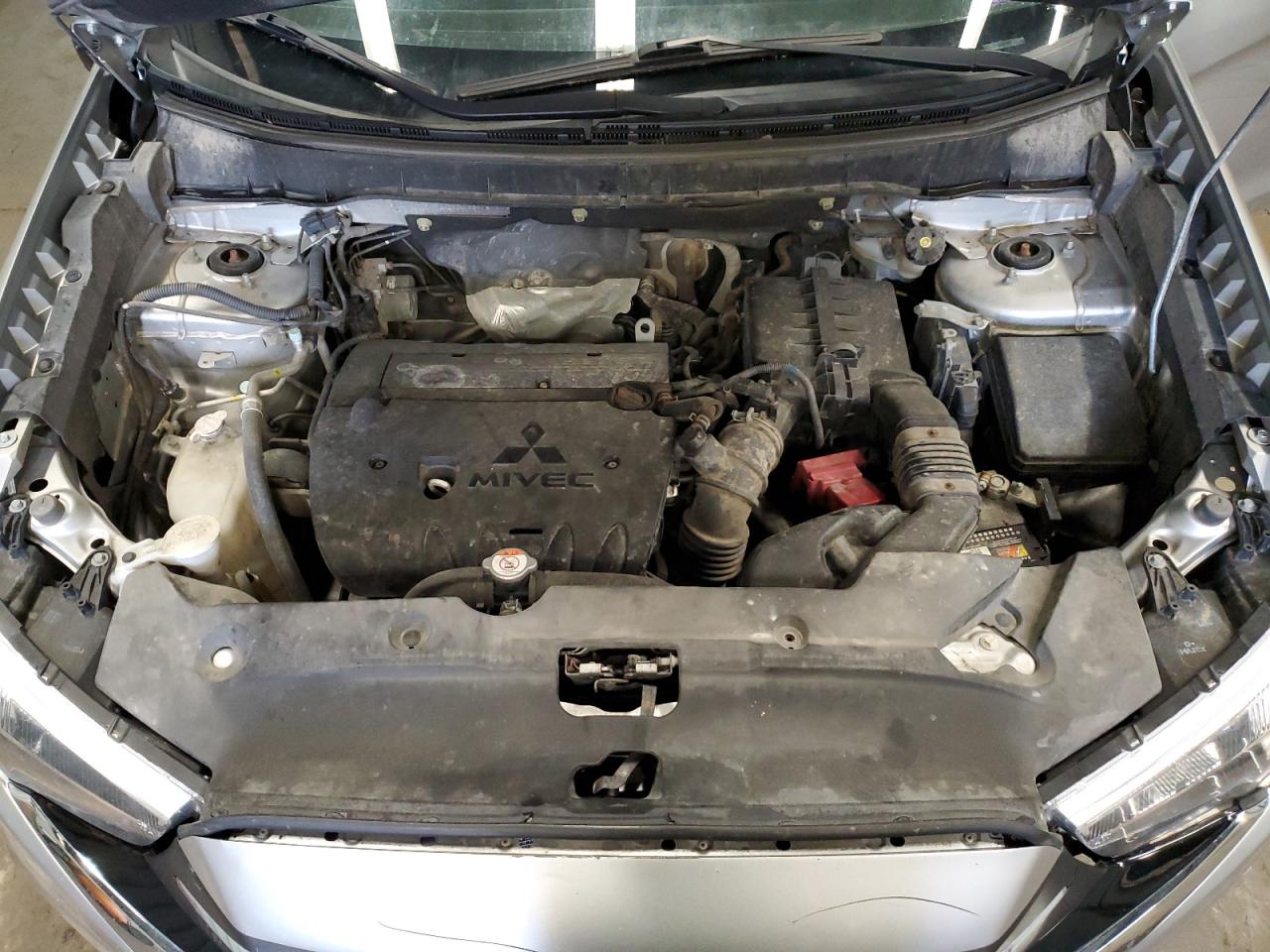 2018 Mitsubishi Outlander - Image 12