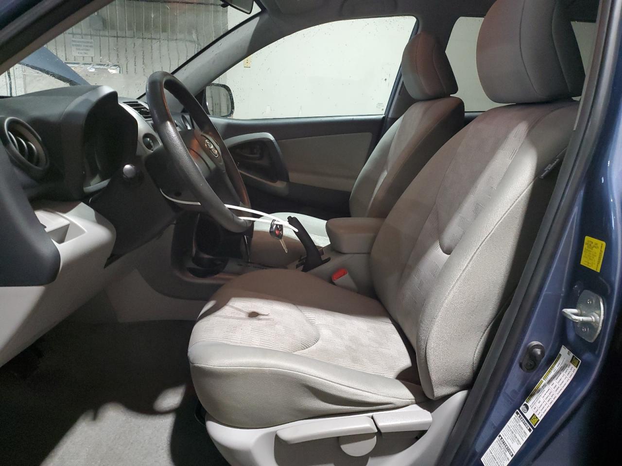 2010 Toyota RAV 4 - Image 7