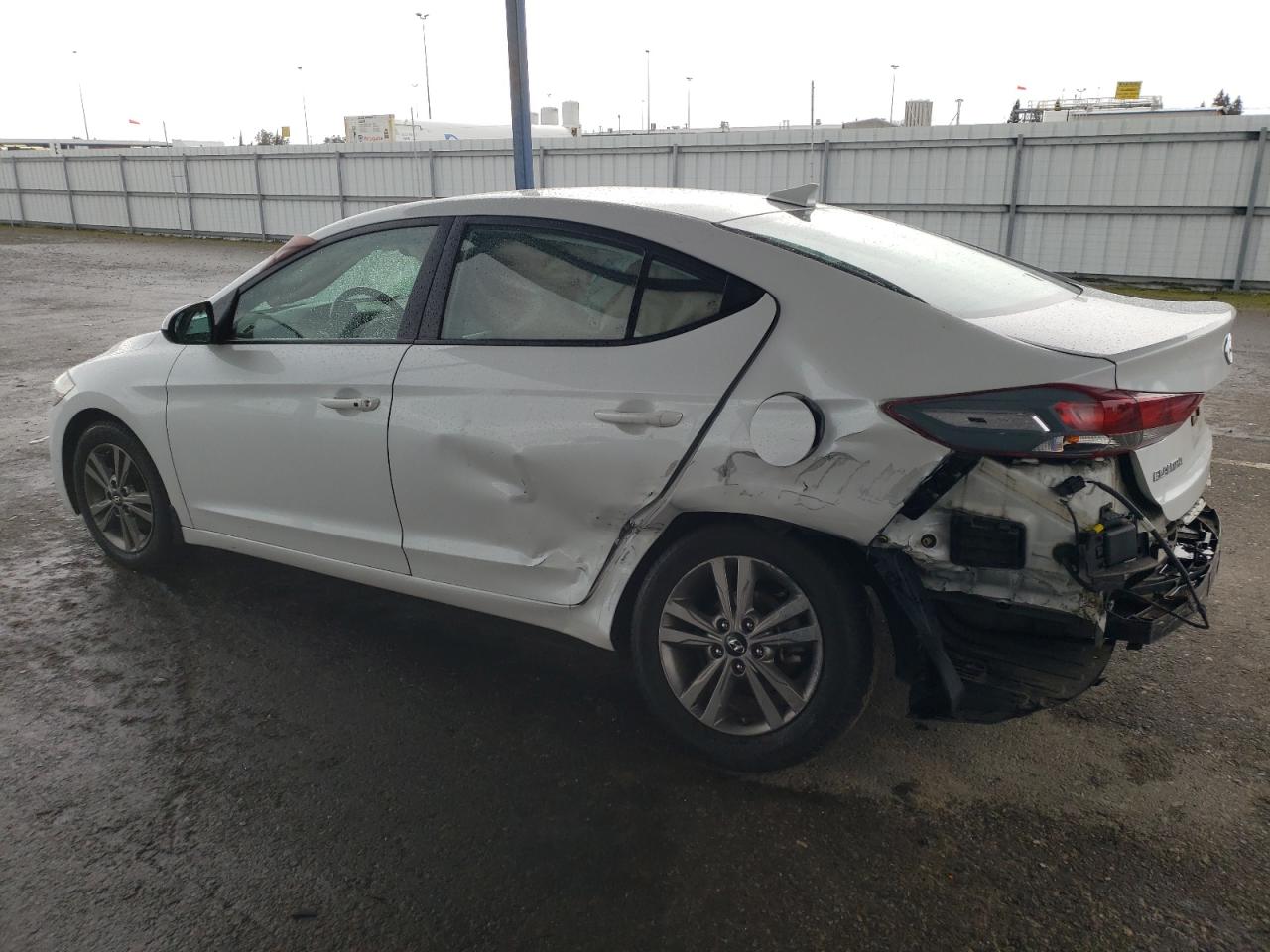 2018 Hyundai Elantra - Image 2