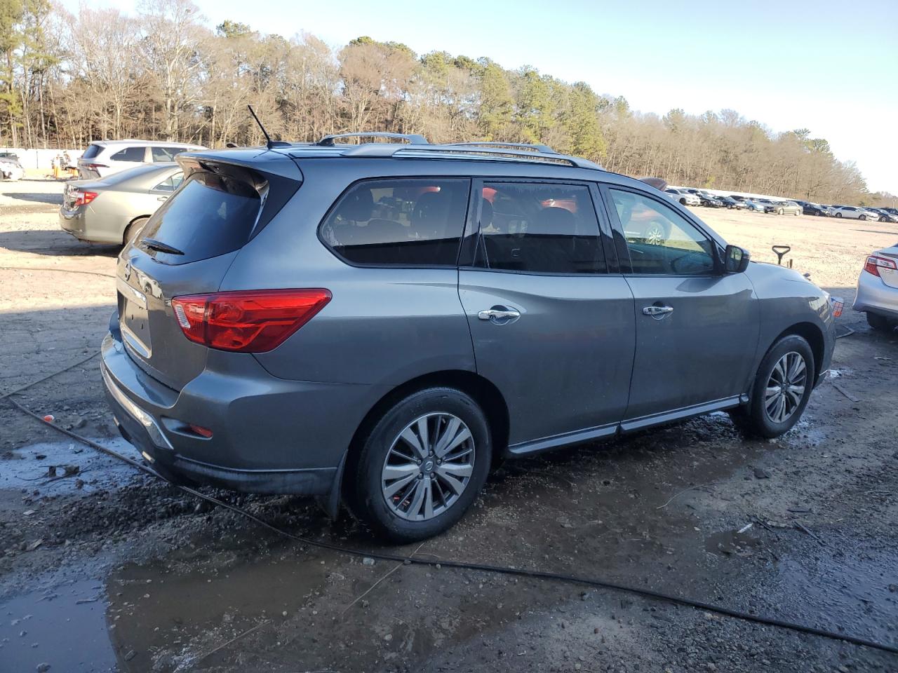 2018 Nissan Pathfinder - Image 3