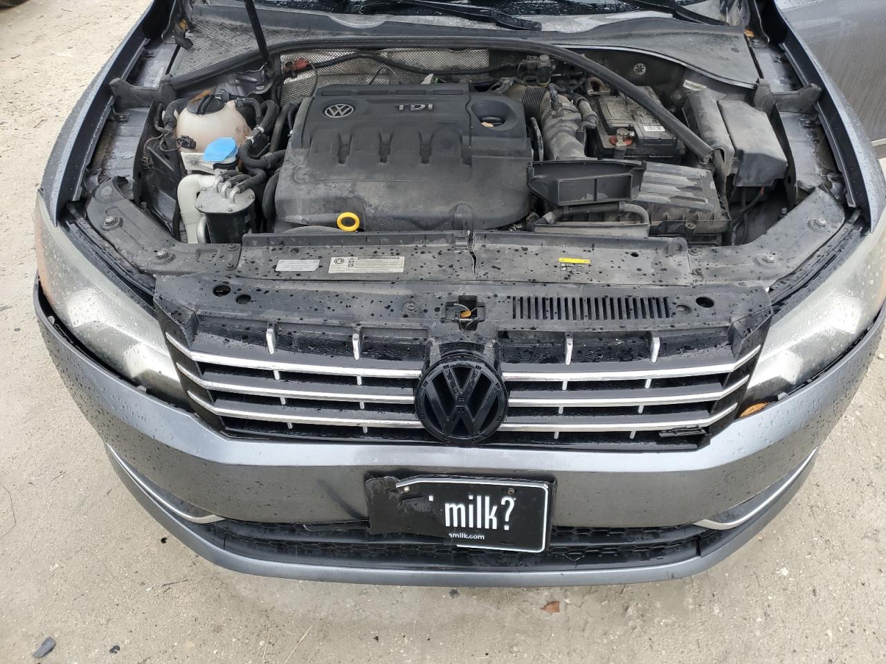 2015 Volkswagen Passat - Image 11