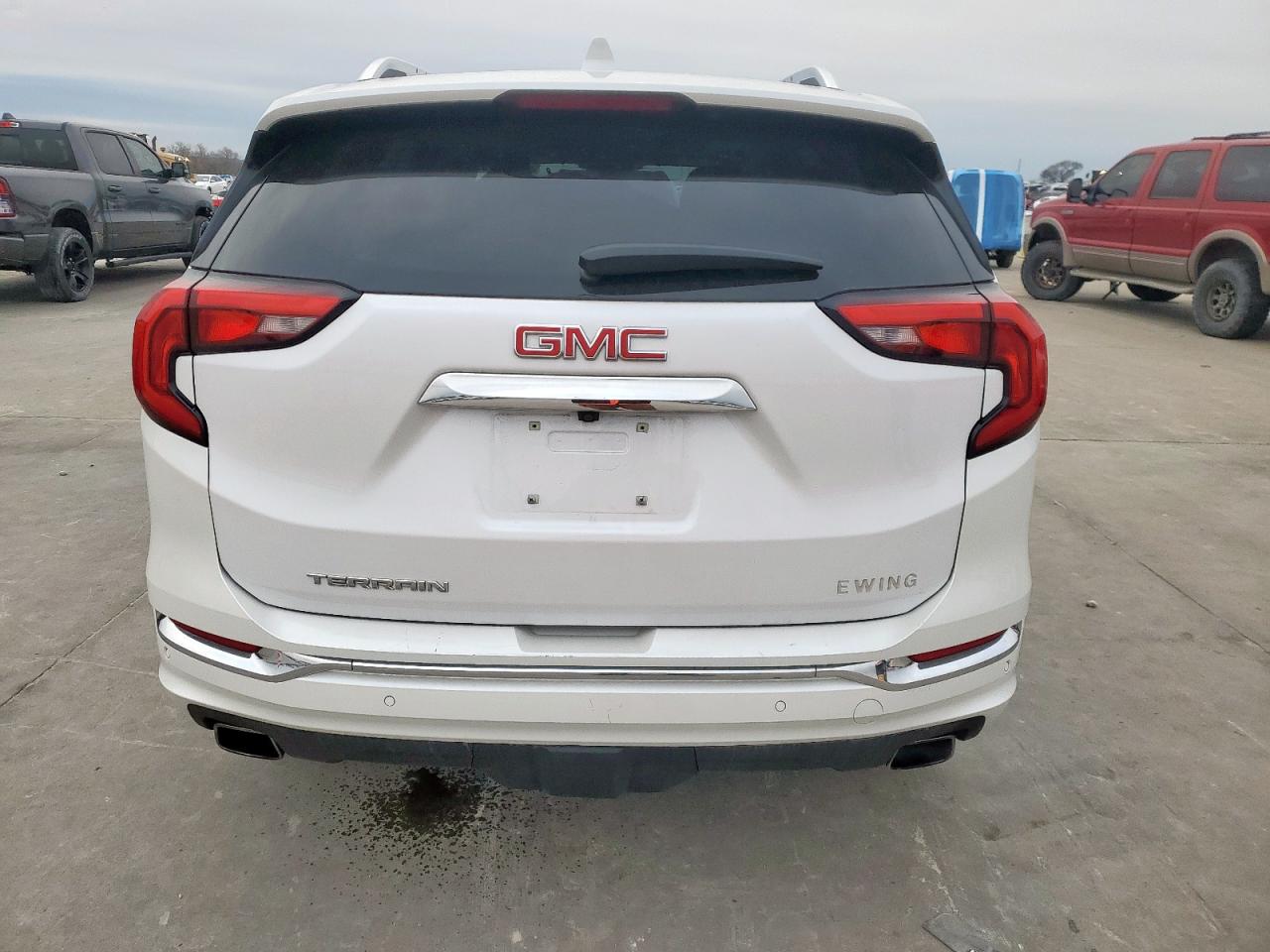 2020 GMC Terrain - Image 6