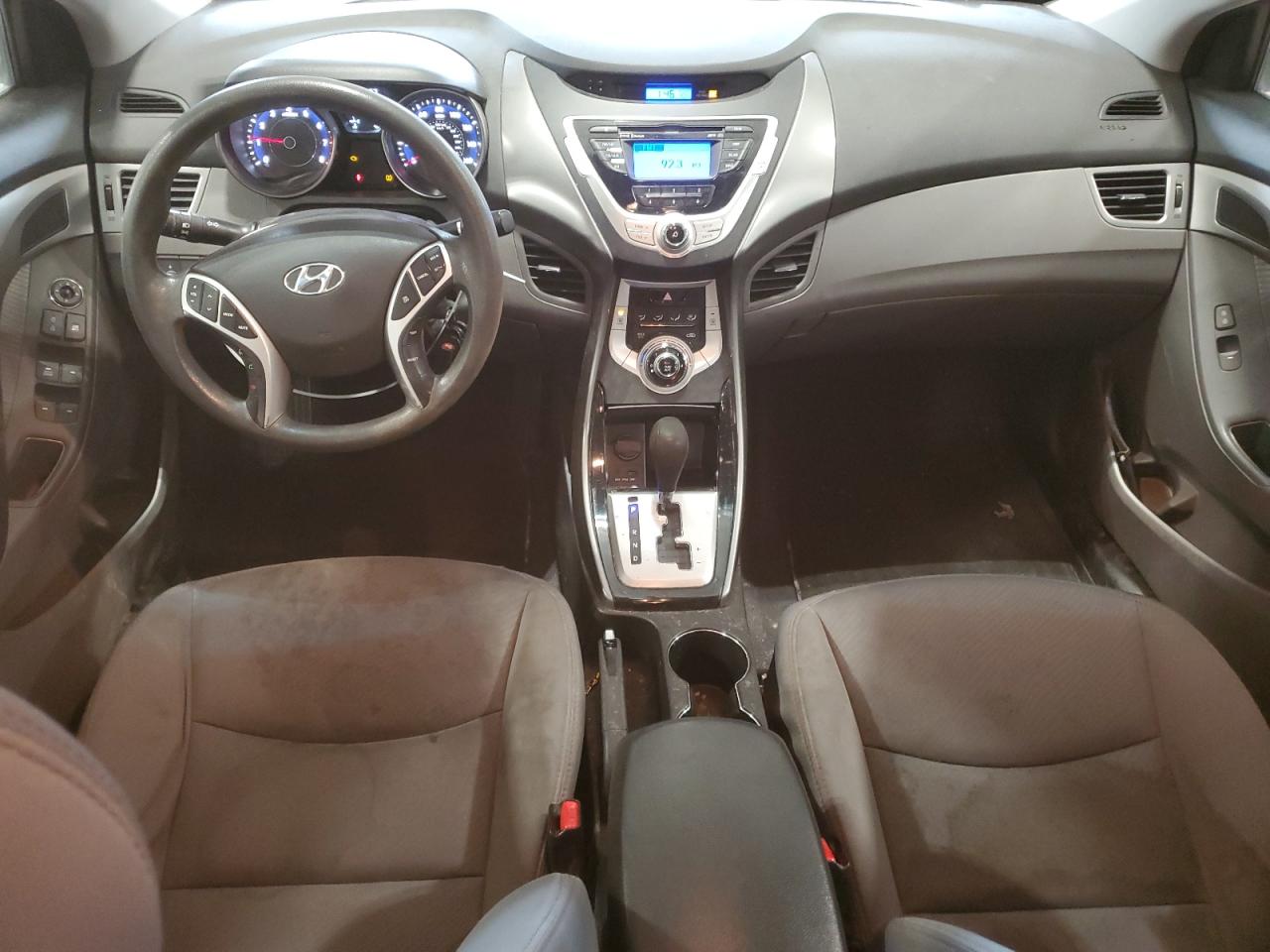 2011 Hyundai Elantra - Image 8