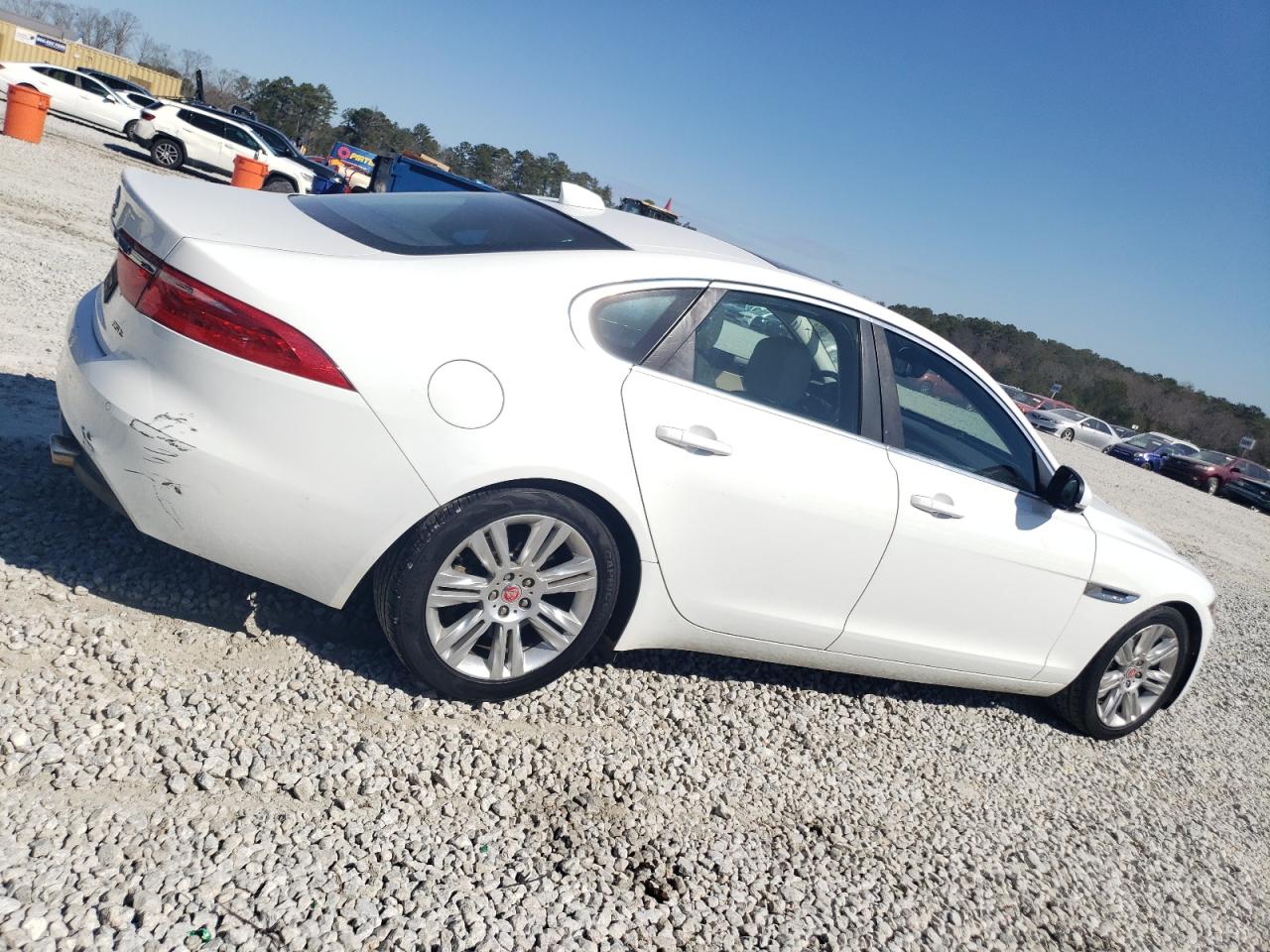 2016 Jaguar XF - Image 3