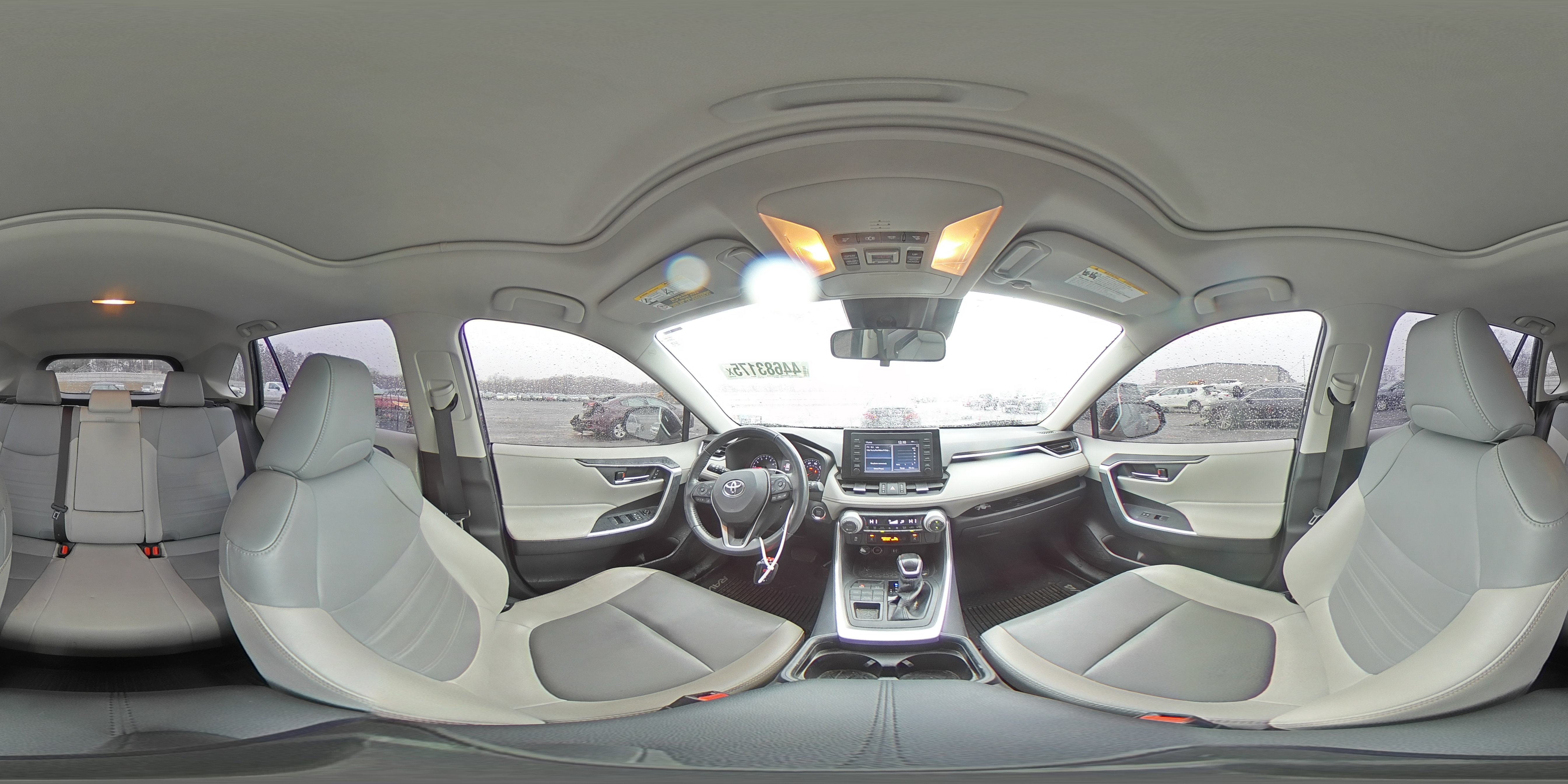 2019 Toyota RAV 4 - Image 12