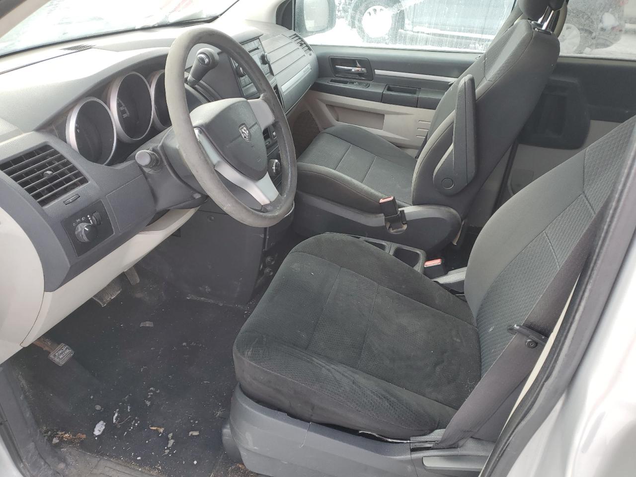 2010 Dodge Caravan - Image 7