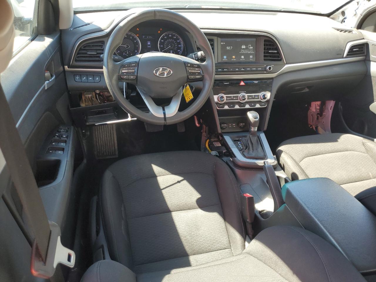 2020 Hyundai Elantra - Image 8