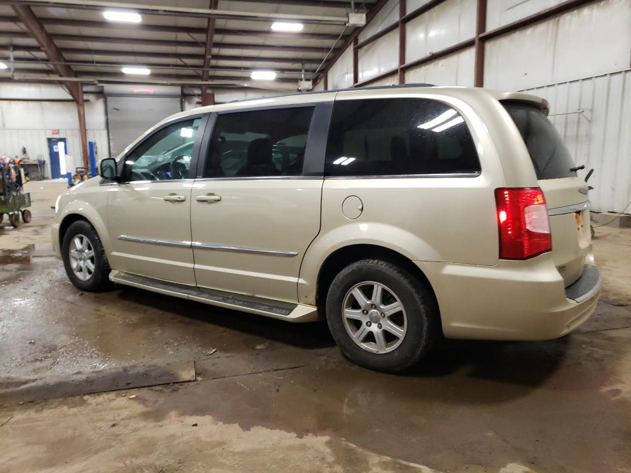 2011 Chrysler Town & Country - Image 2