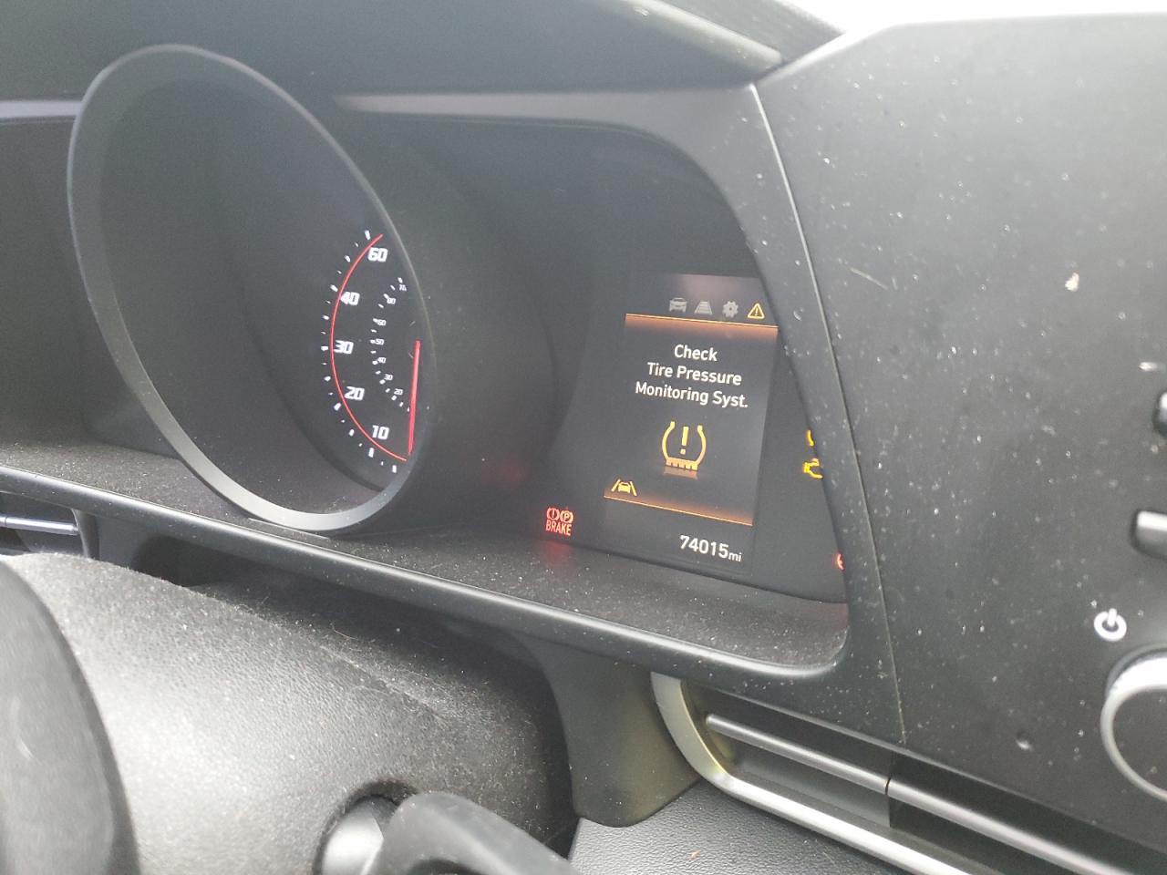 2021 Hyundai Elantra - Image 9