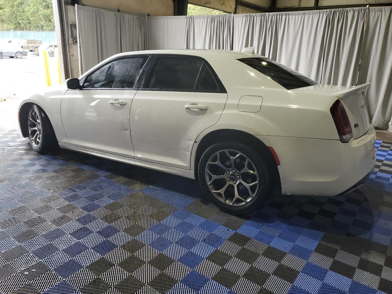 2018 Chrysler 300 - Image 2