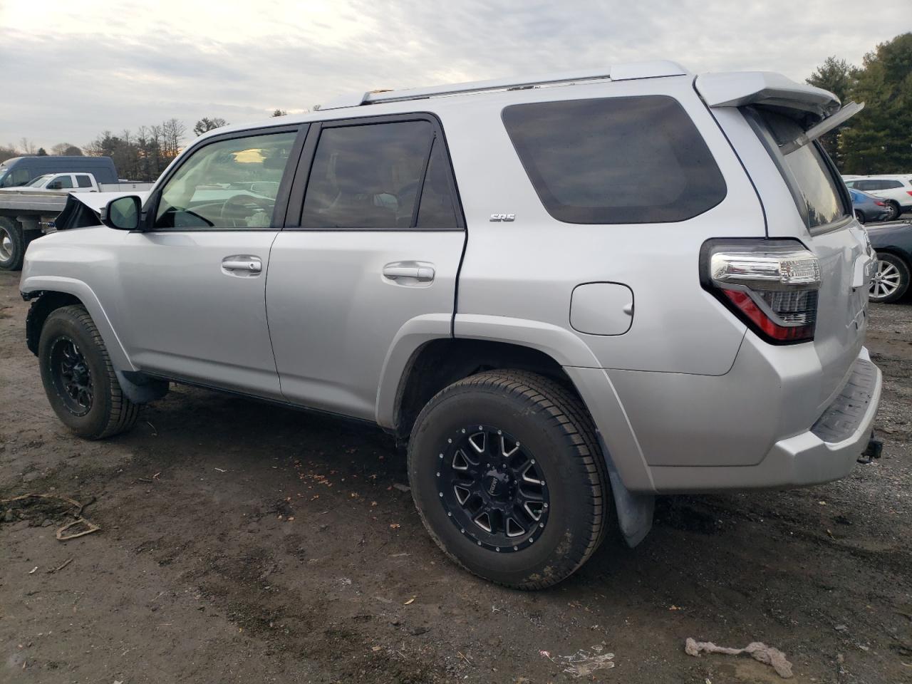 2015 Toyota 4Runner - Image 2