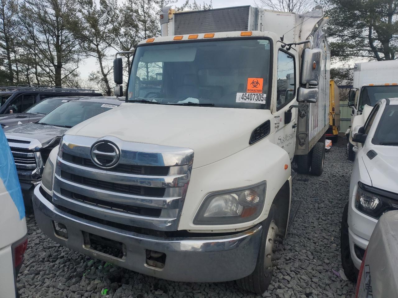 2014 Hino 258/268  zu verkaufen in Windsor, NJ - Top/Roof