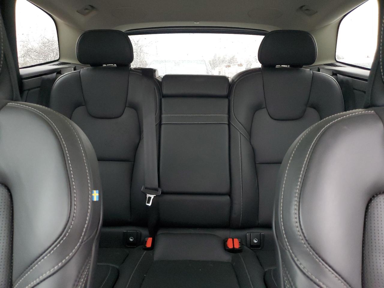 2021 Volvo XC60 - Image 10