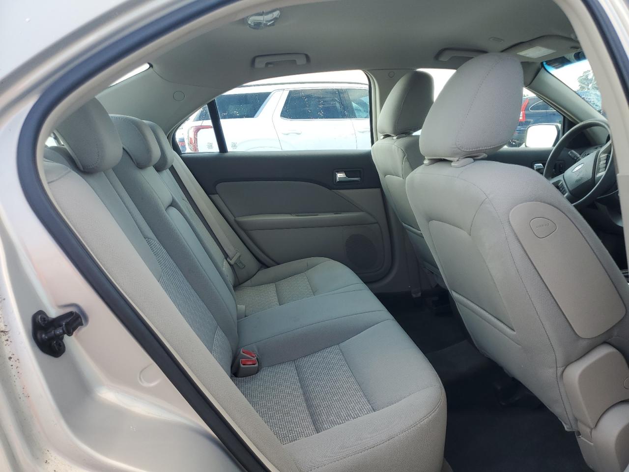 2010 Ford Fusion - Image 10