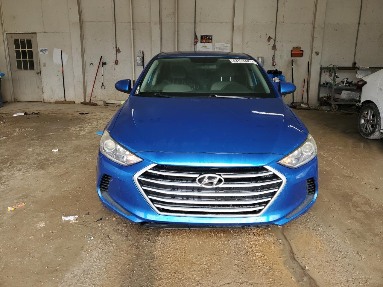 2017 Hyundai Elantra - Image 5