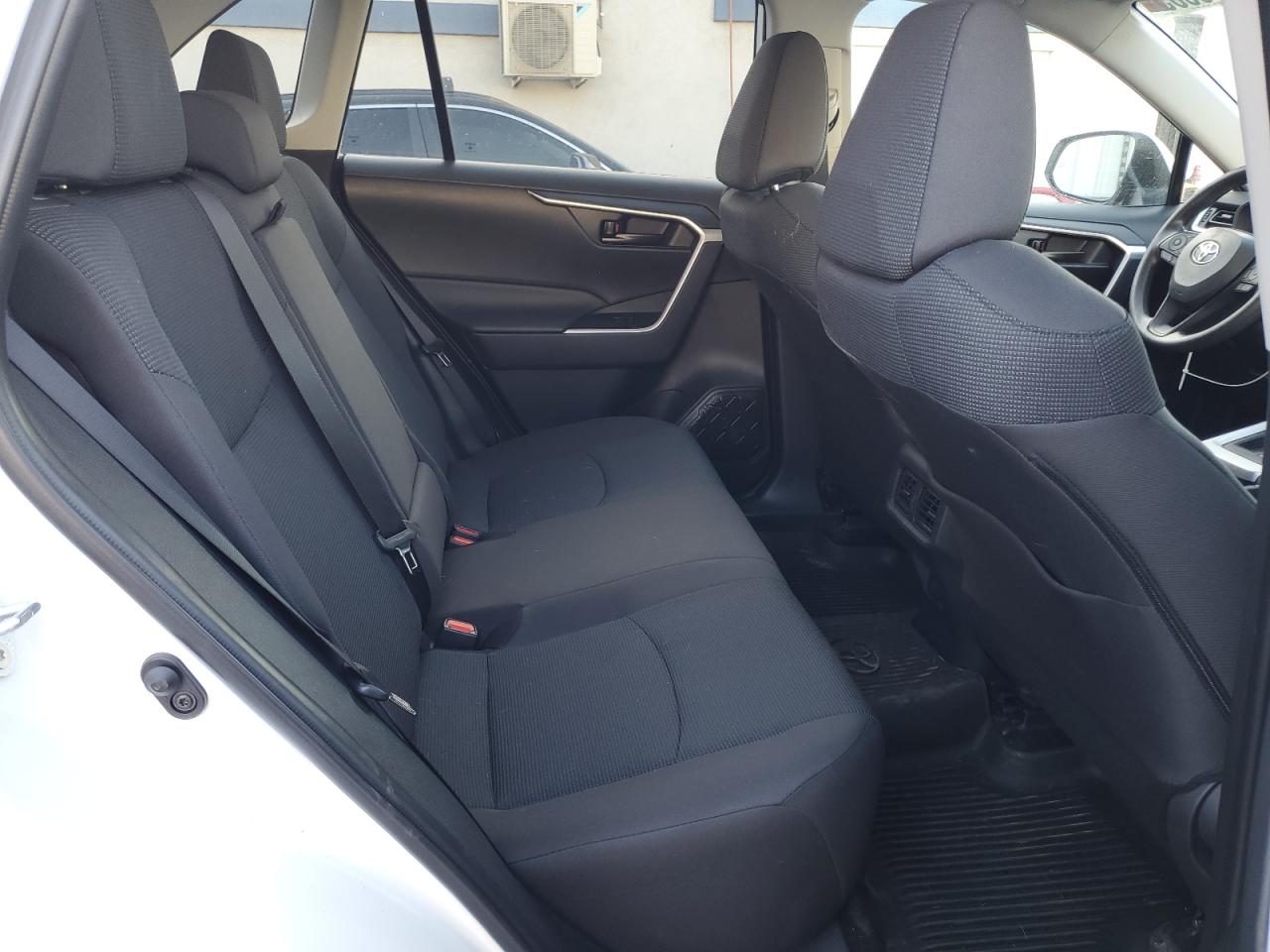 2024 Toyota RAV 4 - Image 11