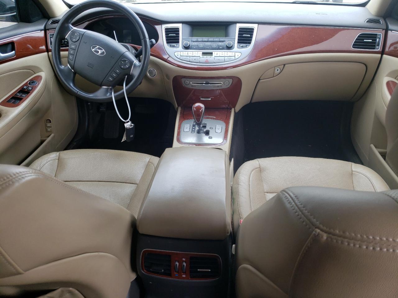 2013 Hyundai Genesis - Image 8