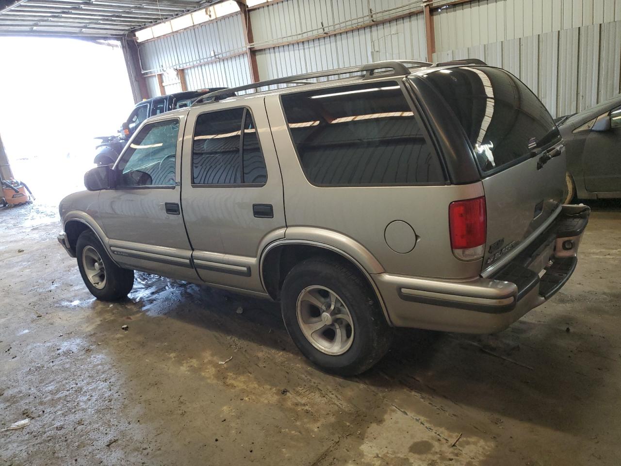 1999 Chevrolet Blazer - Image 2