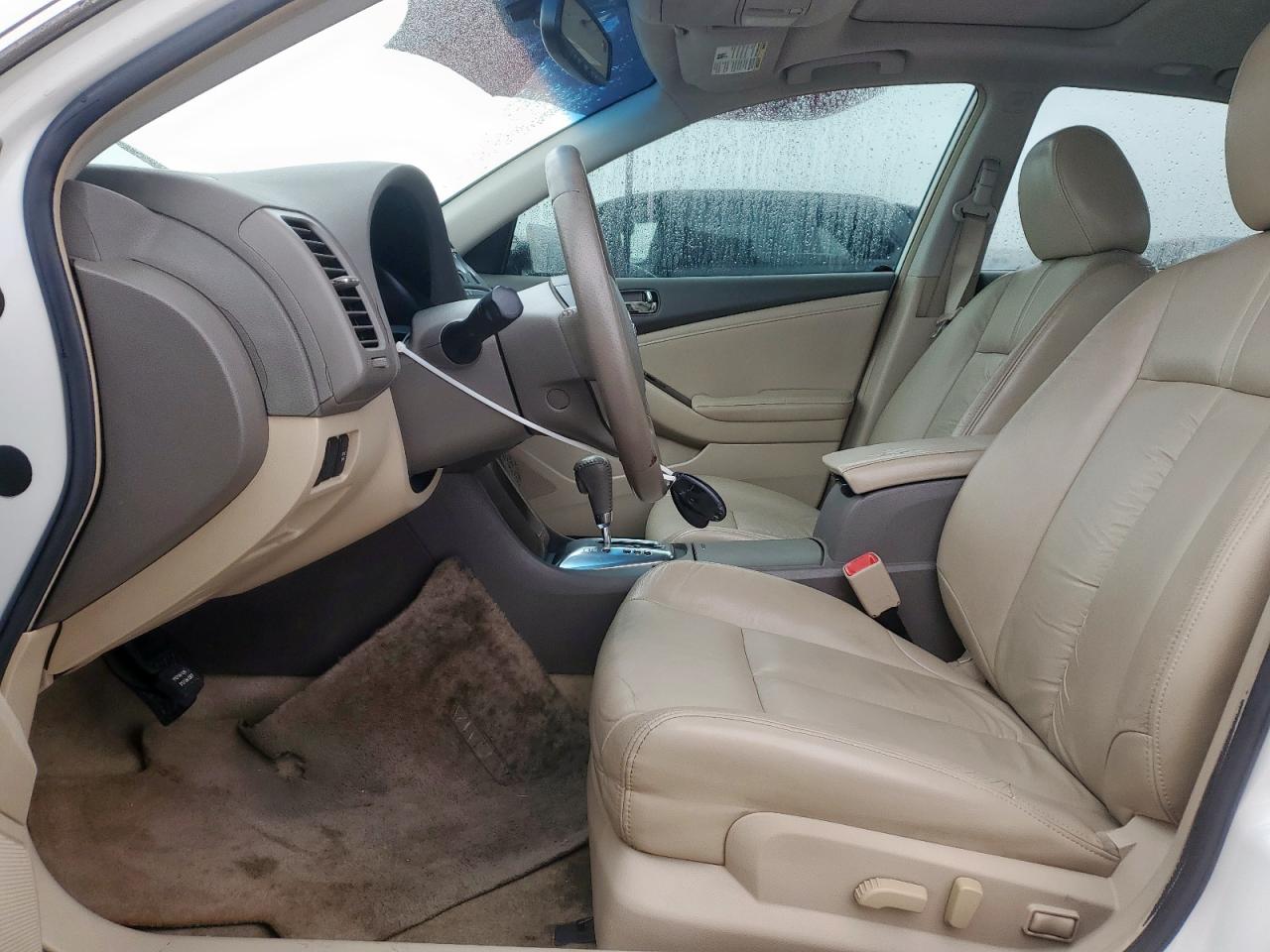 2010 Nissan Altima - Image 7