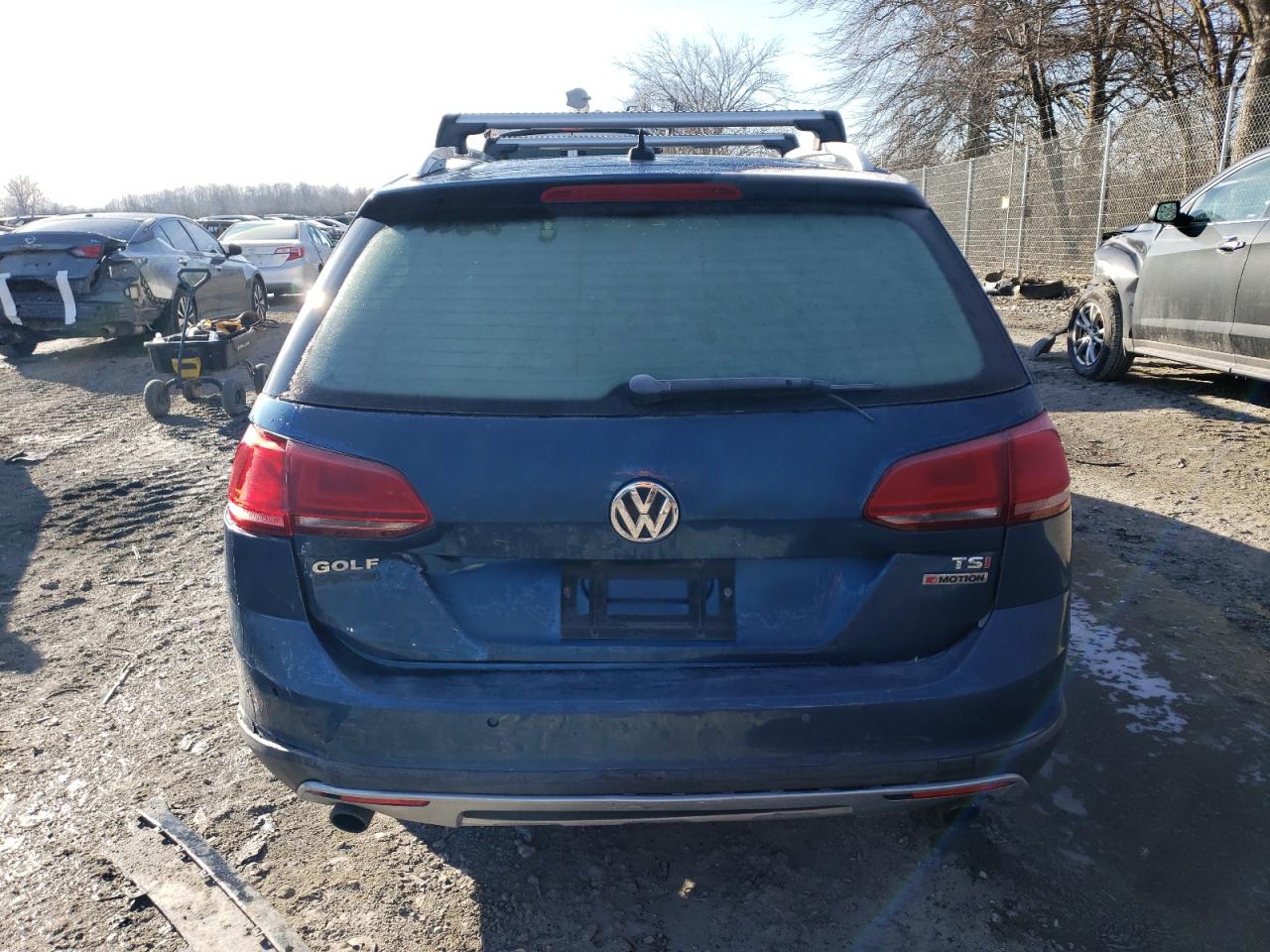 2017 Volkswagen Golf - Image 6