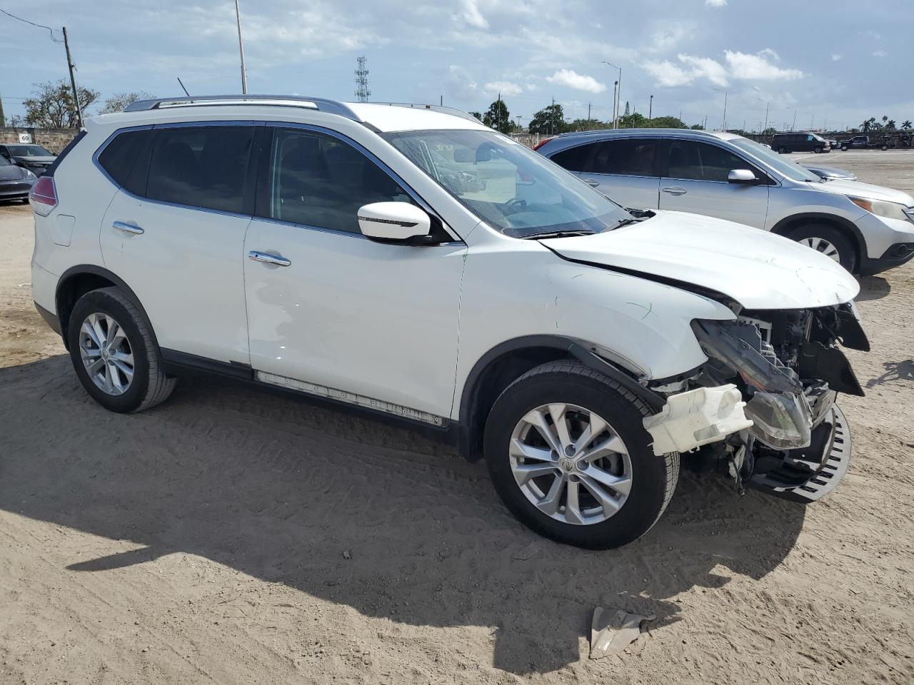 2016 Nissan Rogue - Image 4