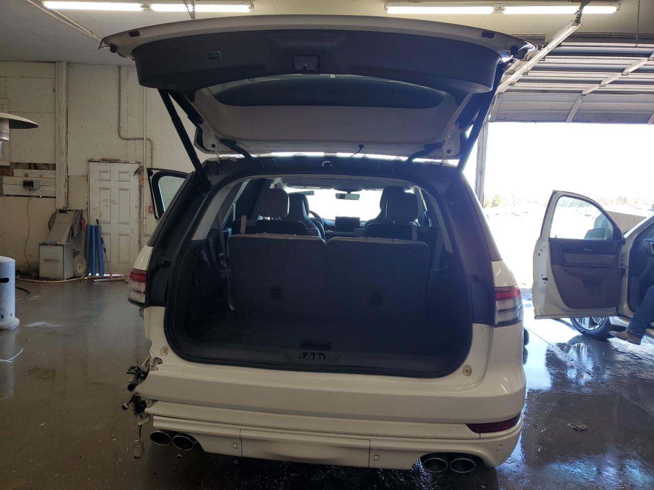 2021 Lincoln Aviator - Image 6