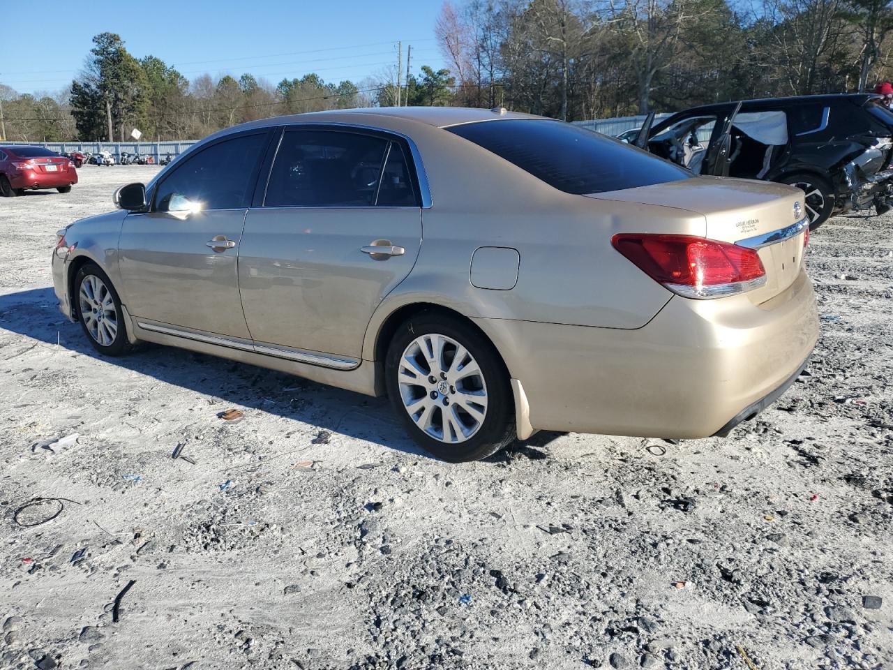 2011 Toyota Avalon - Image 2