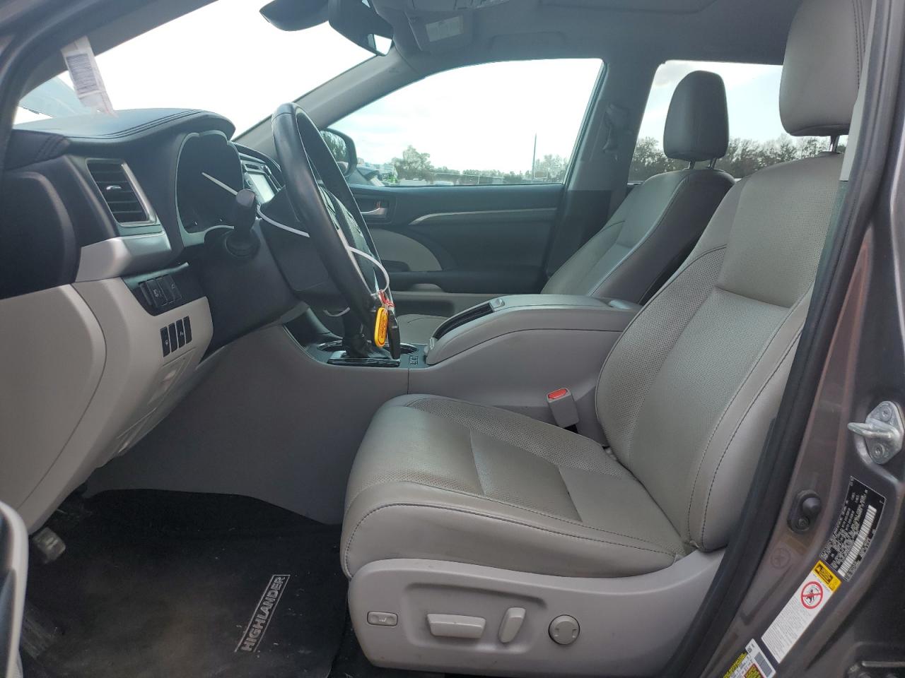 2019 Toyota Highlander - Image 7