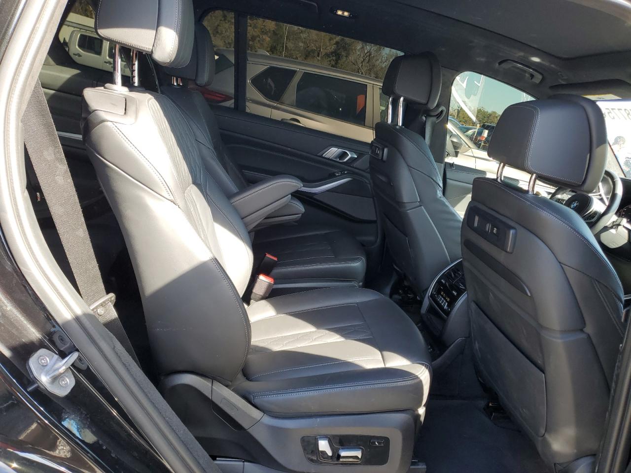 2021 BMW X7 - Image 11
