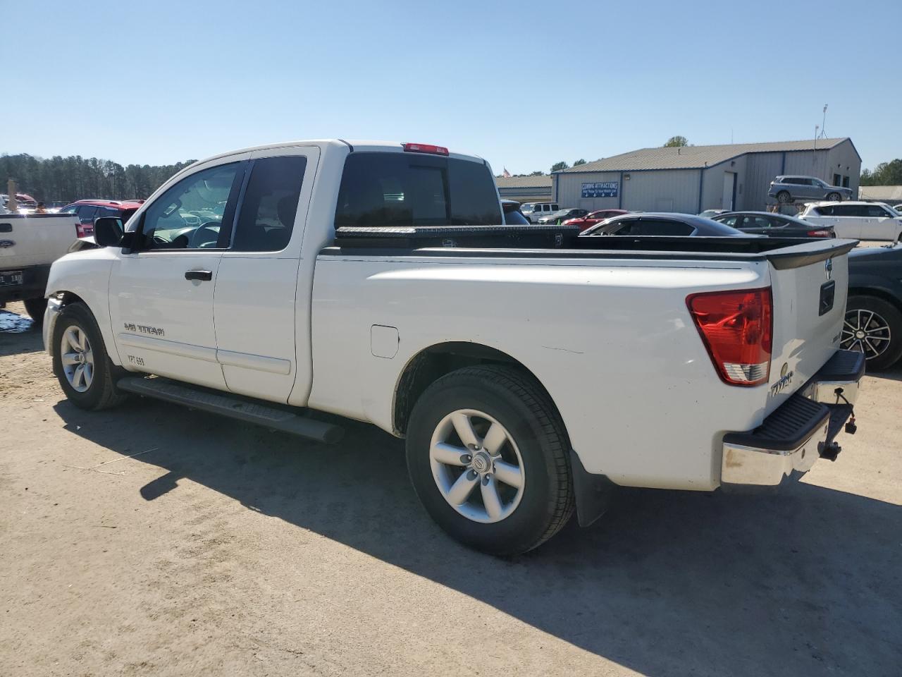 2014 Nissan Titan - Image 2