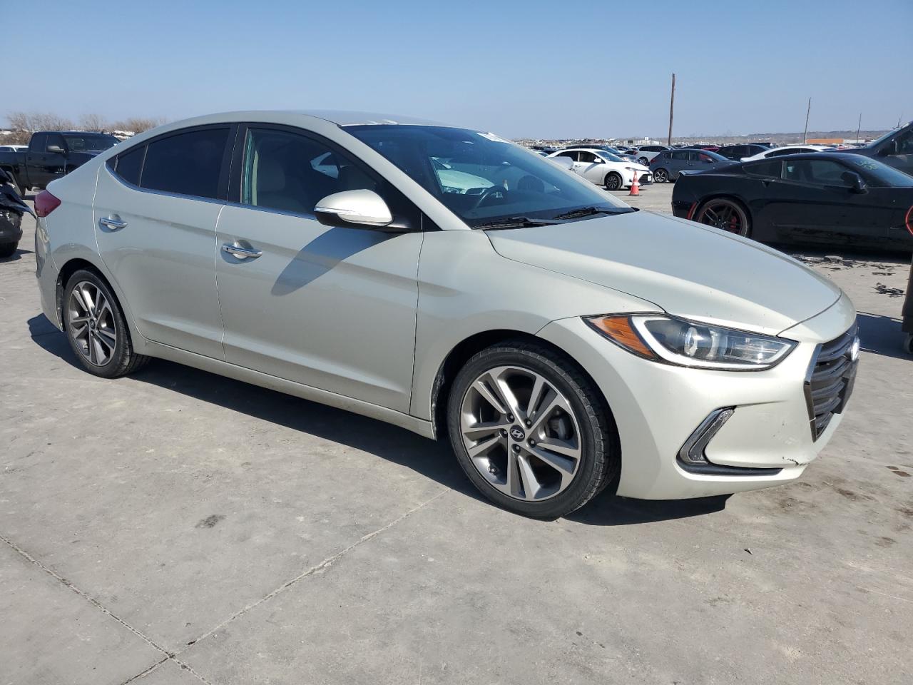 2017 Hyundai Elantra - Image 4
